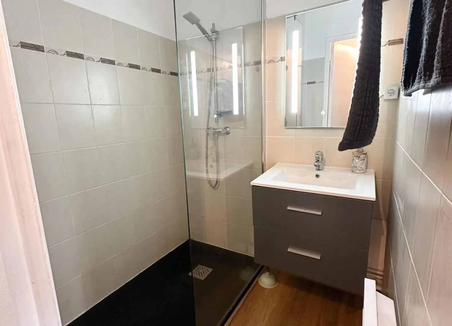 Appartement Tres Calme 2 Chambres Avec Parking Et Jardin Prive Sur Les Hauteurs De Briancon 0*, Briançon Francia