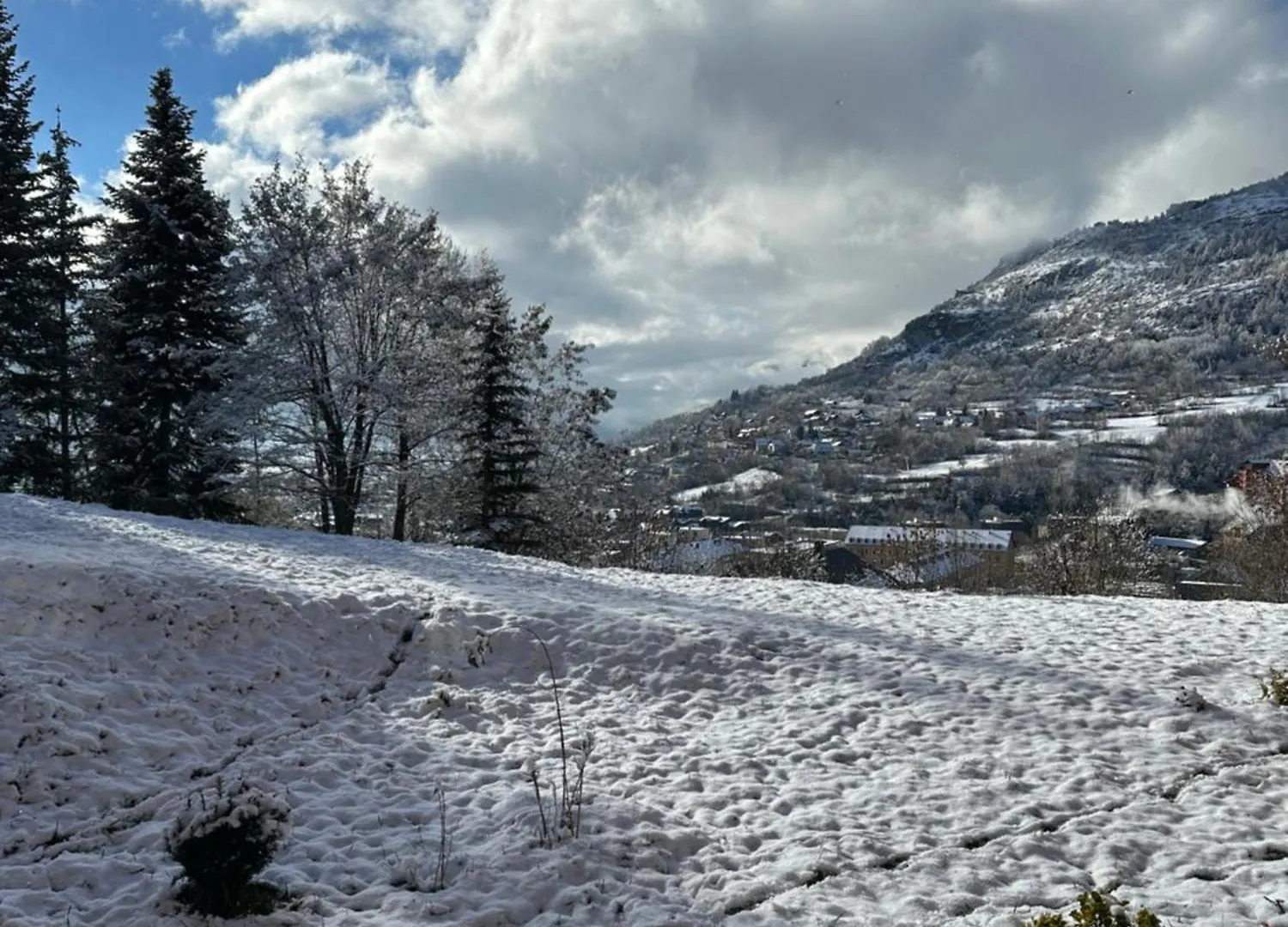 Appartement Tres Calme 2 Chambres Avec Parking Et Jardin Prive Sur Les Hauteurs De Briancon 0*, Briançon Francia