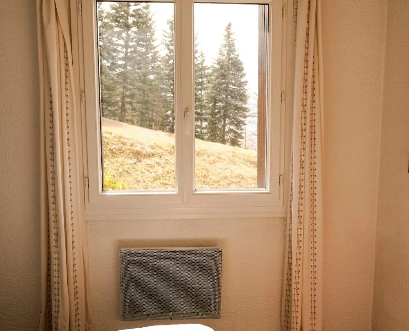 Appartement Tres Calme 2 Chambres Avec Parking Et Jardin Prive Sur Les Hauteurs De Briancon
