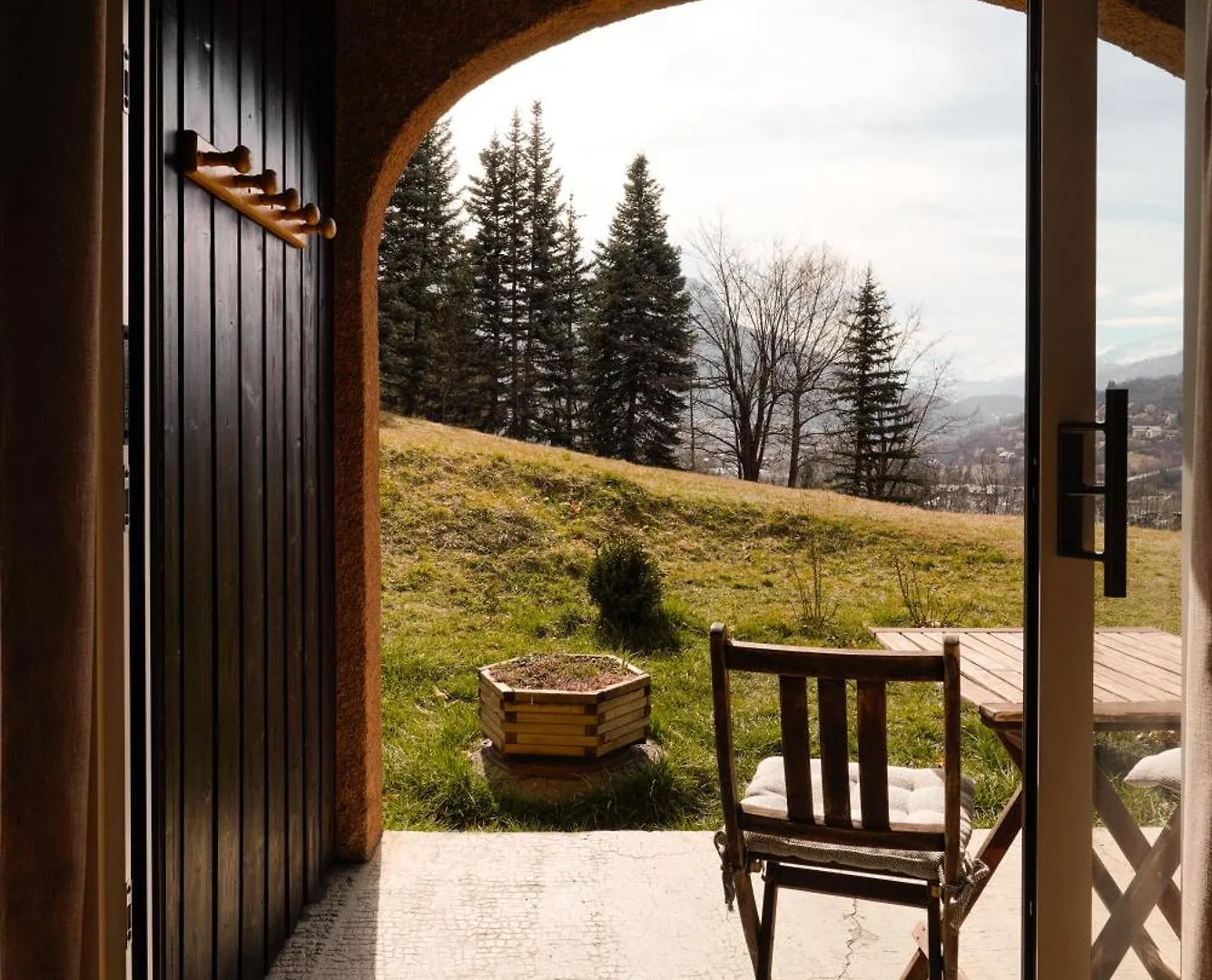 Appartement Tres Calme 2 Chambres Avec Parking Et Jardin Prive Sur Les Hauteurs De Briancon location